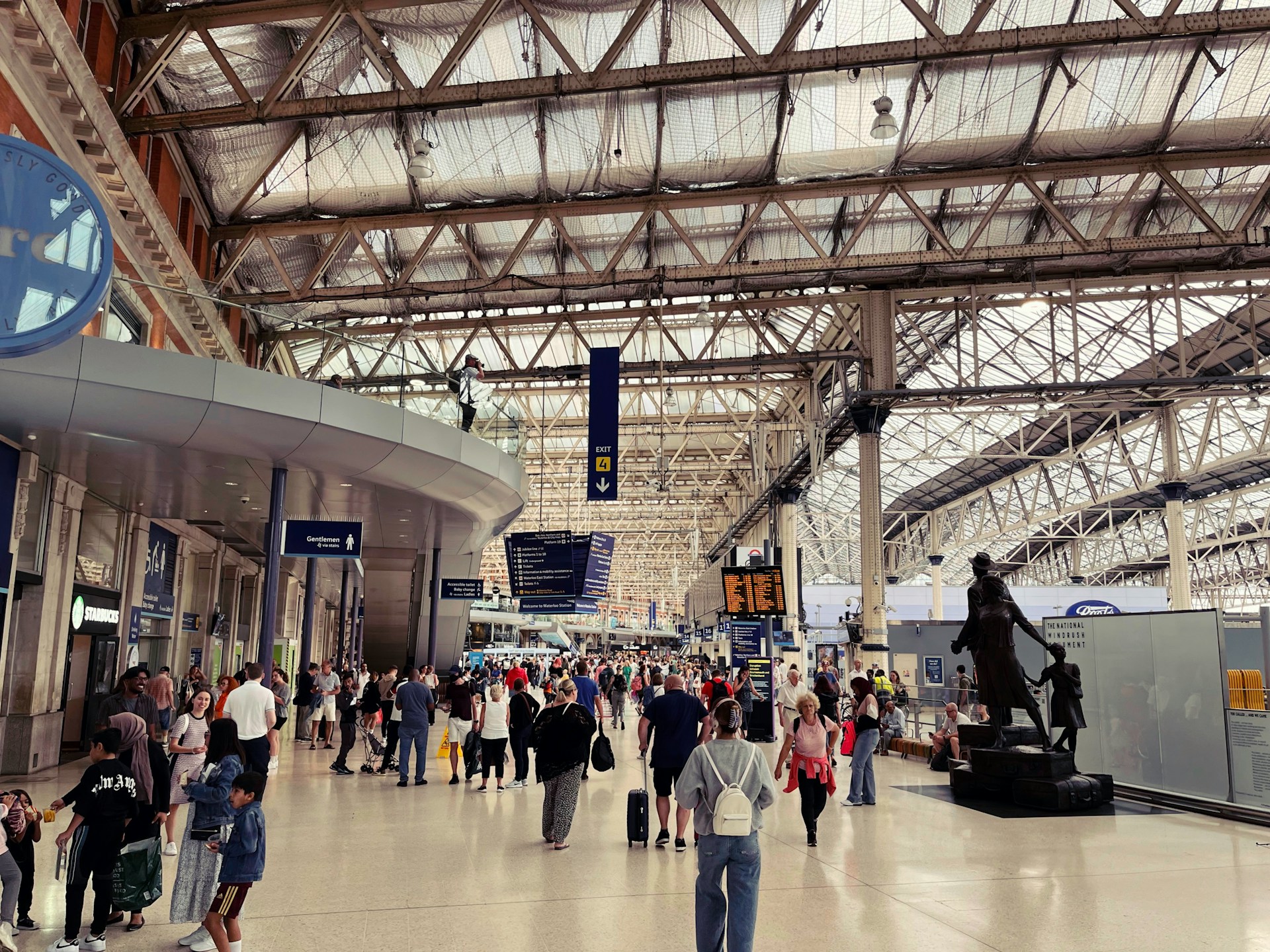 waterloo station luggage storage