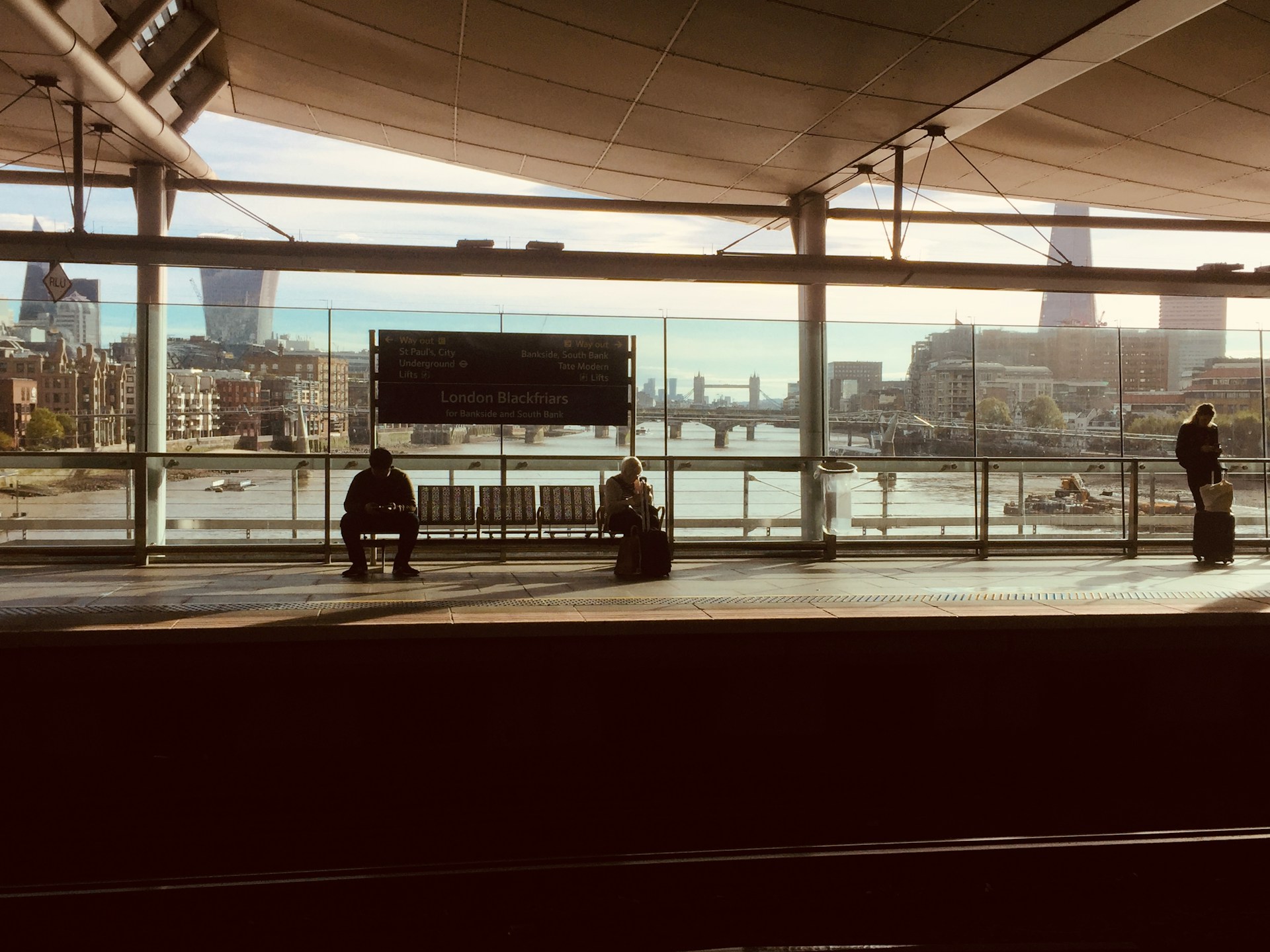 blackfriars station luggage storage